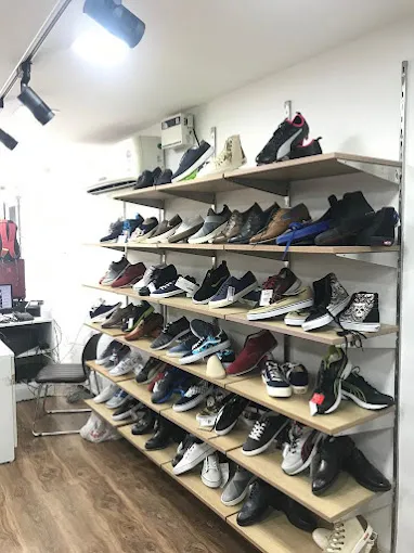 THE FACTORY OUTLET